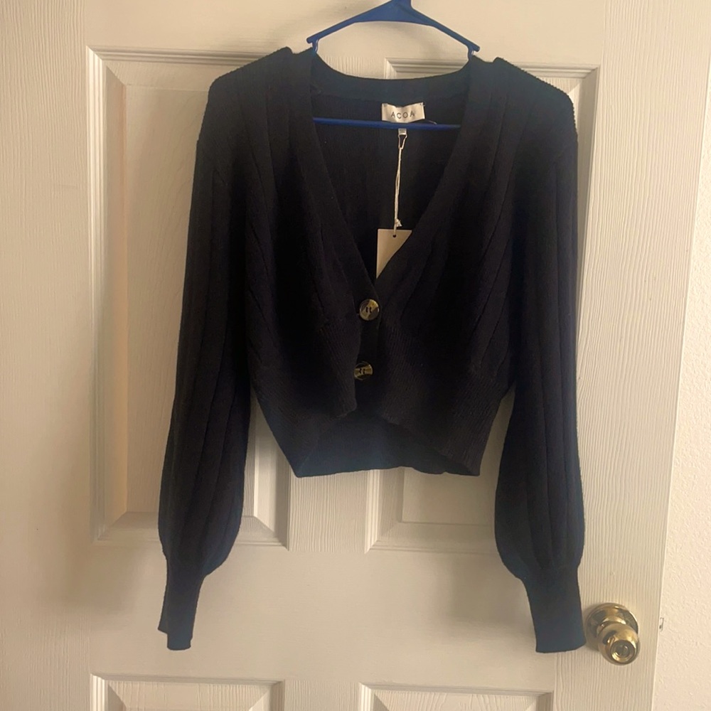 Black V- Neck Cropped Sweater